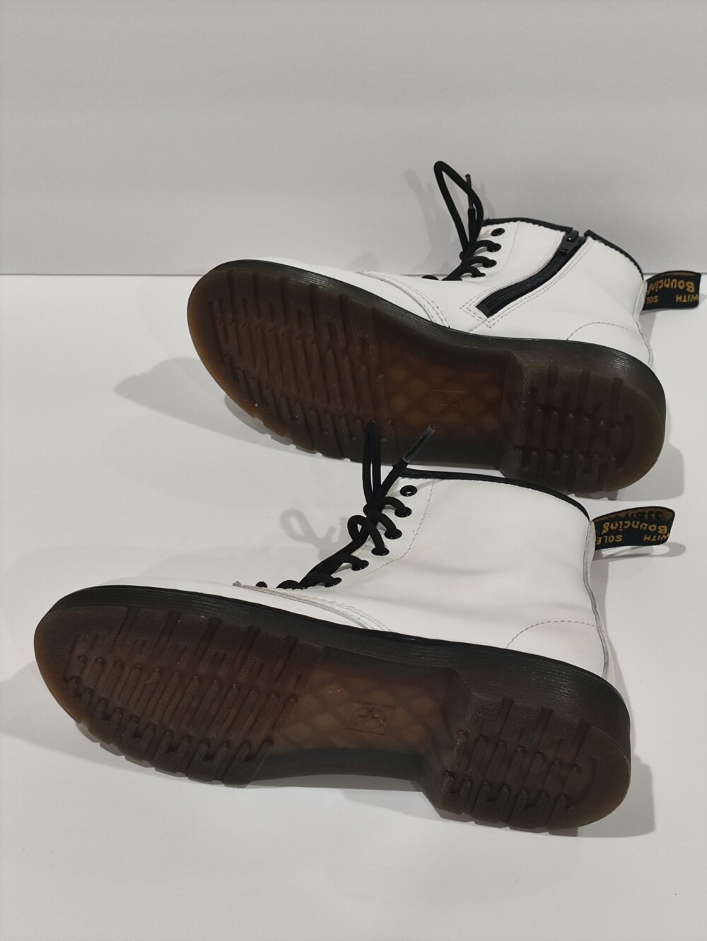Doc Martens  1460 J White Boots Kid's Size 1 (US) Shoes Air Wair - Picture 5 of 7